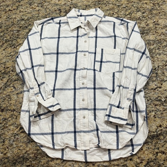 Universal Thread Tops - Universal Thread Womens Oversized Flannel Shirt S White Navy Windowpane Plaid